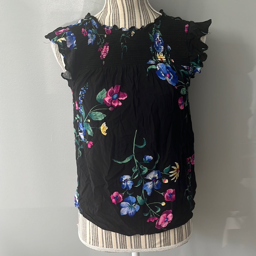 Flower print sleeveless top